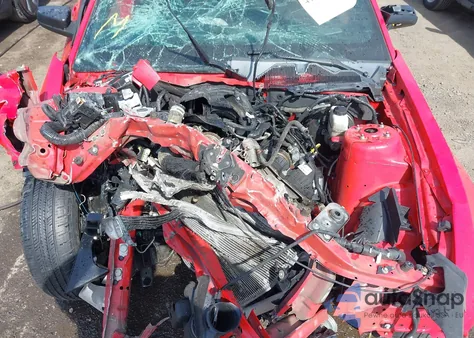 2014 Ford Mustang V6 z USA, uszkodzony, nr VIN 1ZVBP8AM6E5282057